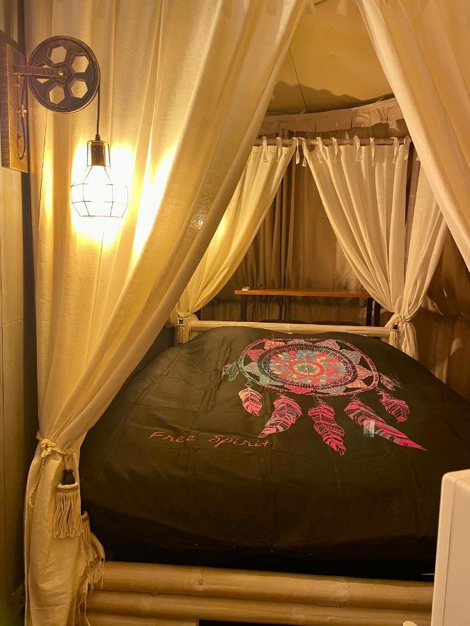 La Bulle Des Coucous 호텔 생 힐레르 드 리에 외부 사진