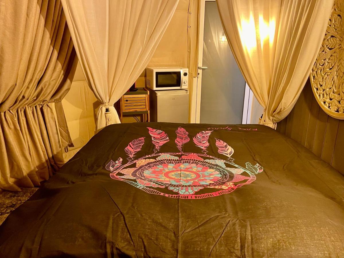 La Bulle Des Coucous 호텔 생 힐레르 드 리에 외부 사진